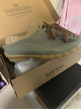 Sperry rain shoes
